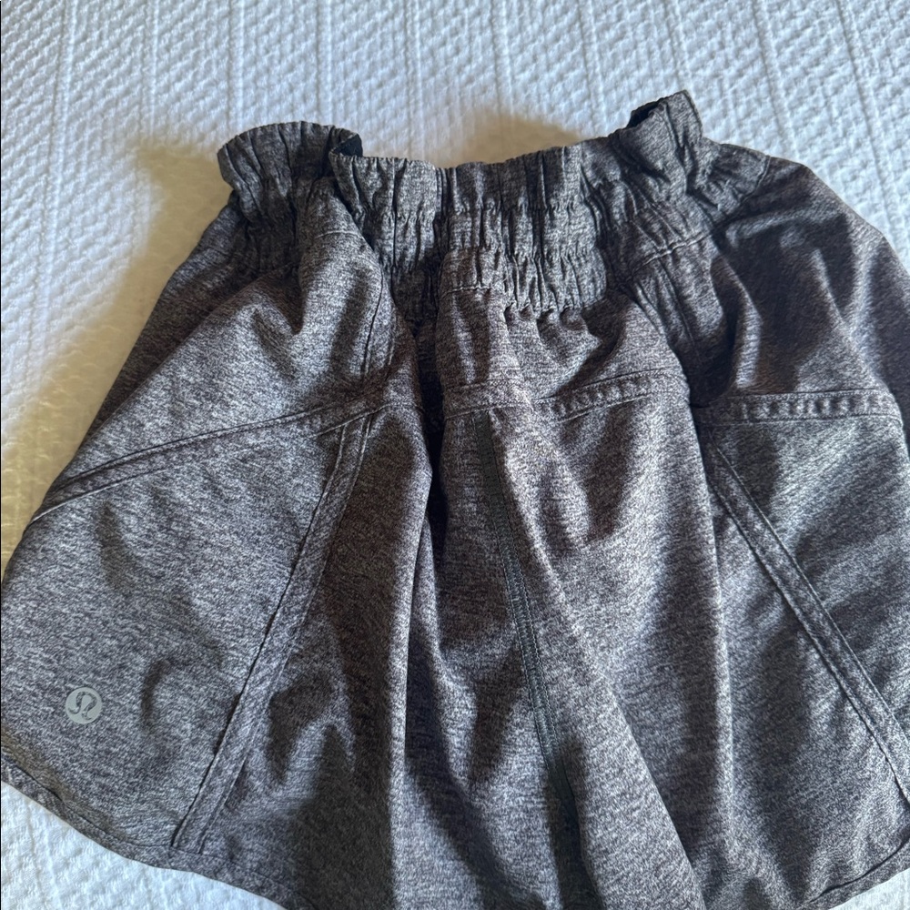 Lululemon Tracker short 4”